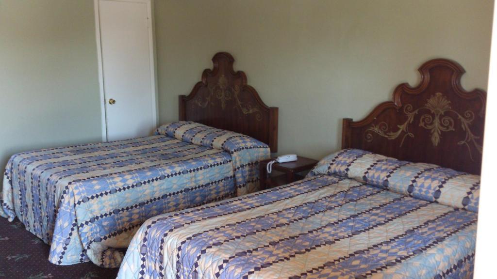 Santa Ana Travel Inn Rum bild