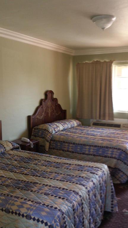 Santa Ana Travel Inn Rum bild